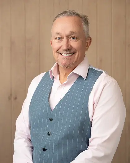 Dr Craig Layt - Founding Director — Specialist Plastic & Reconstructive Surgeon 3